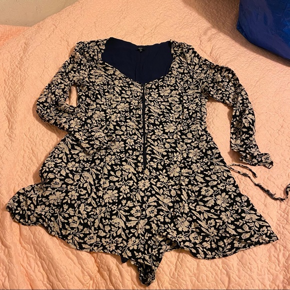 Lucca Floral Romper from Urban Outfitters - Picture 1 of 6